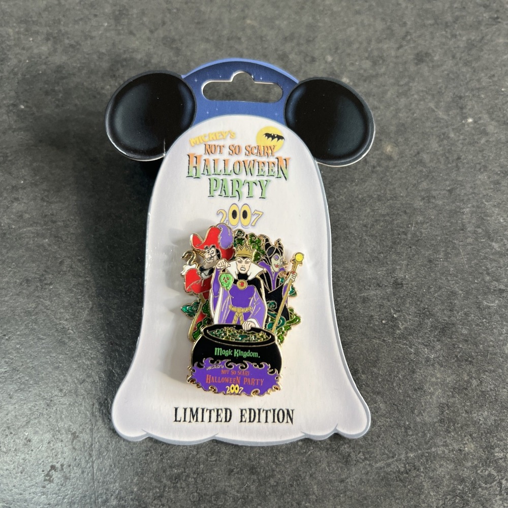 Disney 3D Pin 2007 Mickey's Not So Scary Halloween Party Villains Pin